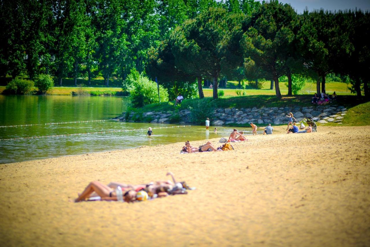 Camping Du Plan D'Eau **** Hotel Saint-Yrieix-sur-Charente Eksteriør billede