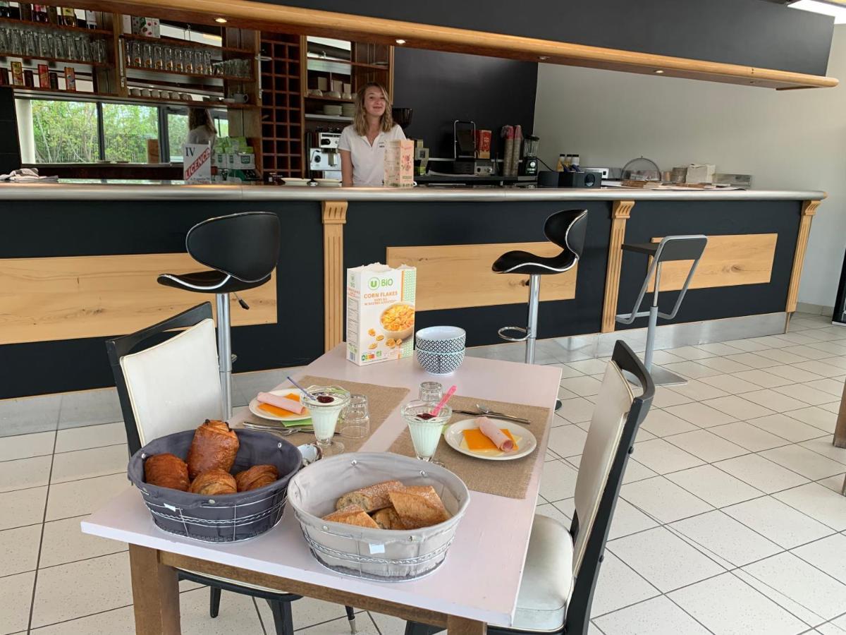 Camping Du Plan D'Eau **** Hotel Saint-Yrieix-sur-Charente Eksteriør billede