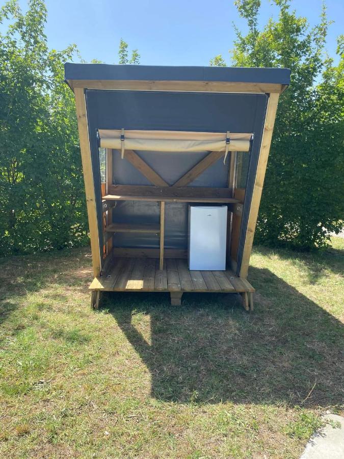 Camping Du Plan D'Eau **** Hotel Saint-Yrieix-sur-Charente Eksteriør billede