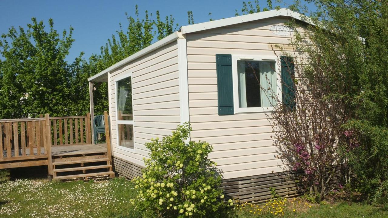 Camping Du Plan D'Eau **** Hotel Saint-Yrieix-sur-Charente Eksteriør billede