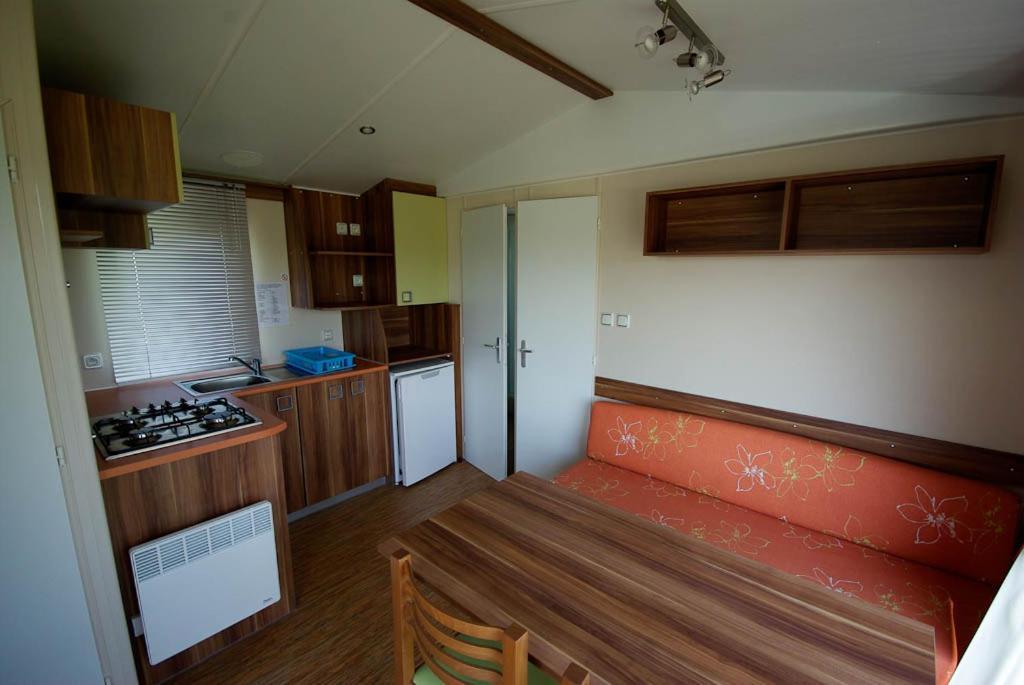 Camping Du Plan D'Eau **** Hotel Saint-Yrieix-sur-Charente Eksteriør billede