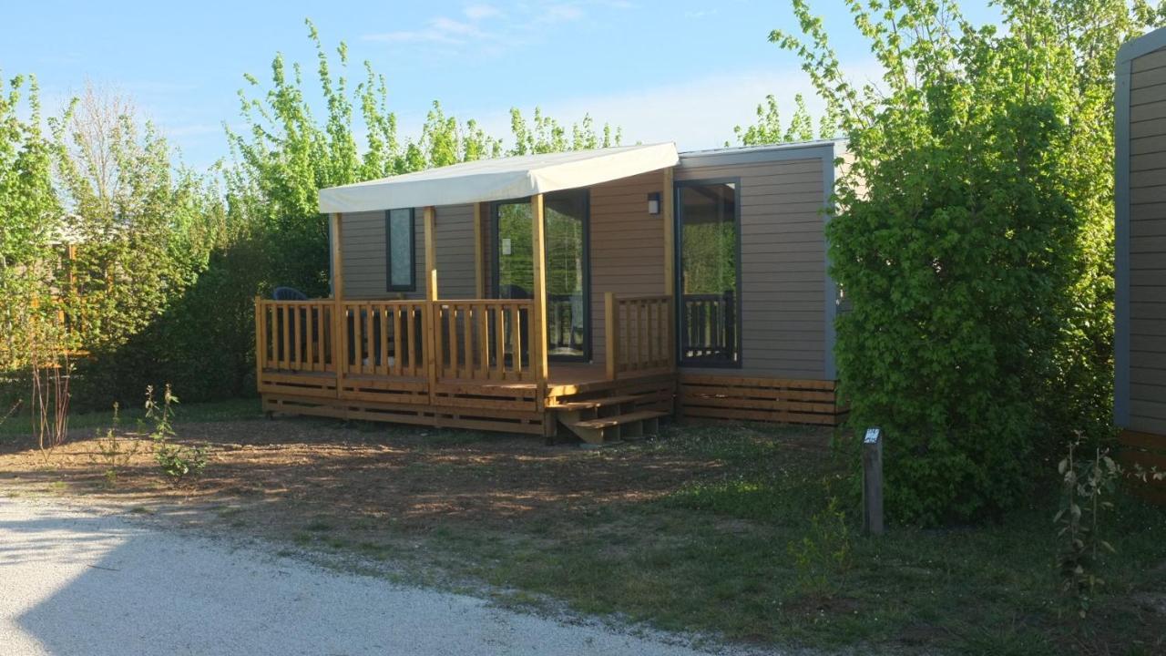 Camping Du Plan D'Eau **** Hotel Saint-Yrieix-sur-Charente Eksteriør billede